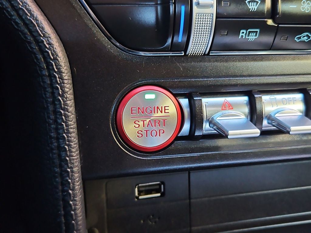 2022 Ford Mustang EcoBoost