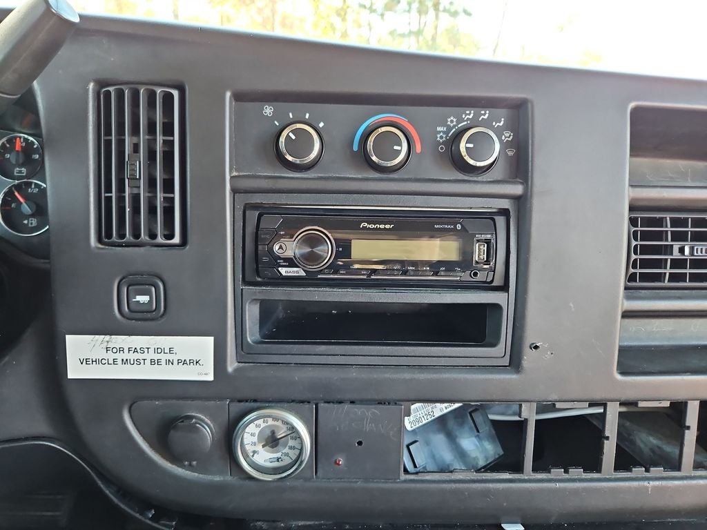 2013 Chevrolet Express 4500 Base Cutaway