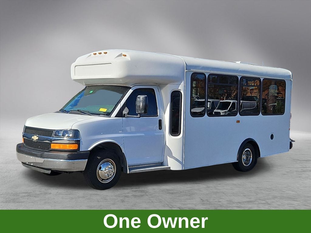 2013 Chevrolet Express 4500 Base Cutaway