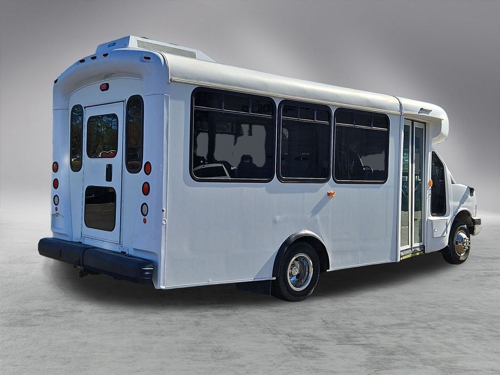 2013 Chevrolet Express 4500 Base Cutaway