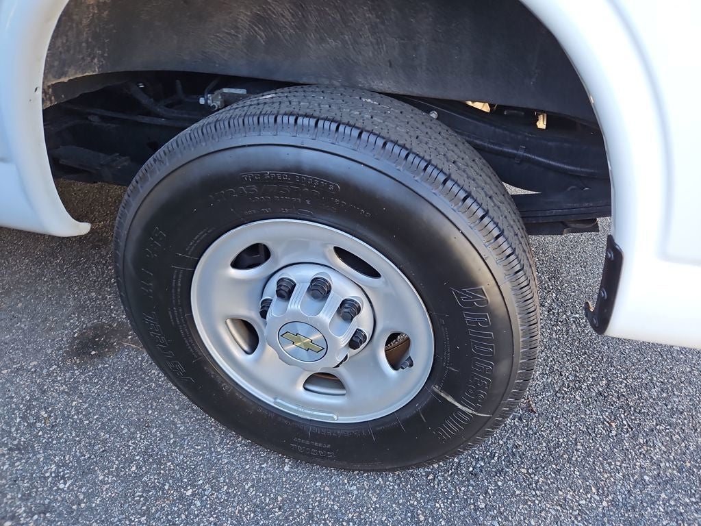 2024 Chevrolet Express 2500 Work Van Cargo
