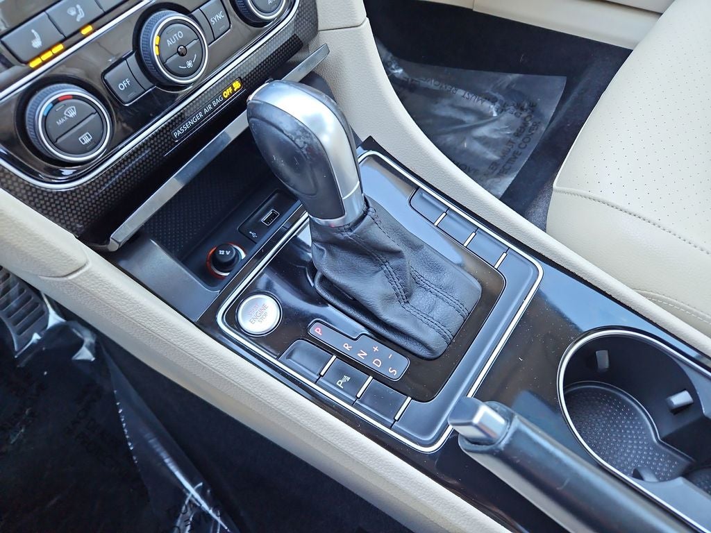 2019 Volkswagen Passat 2.0T SE R-Line