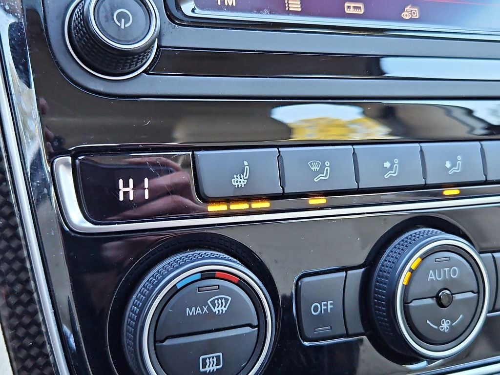 2019 Volkswagen Passat 2.0T SE R-Line