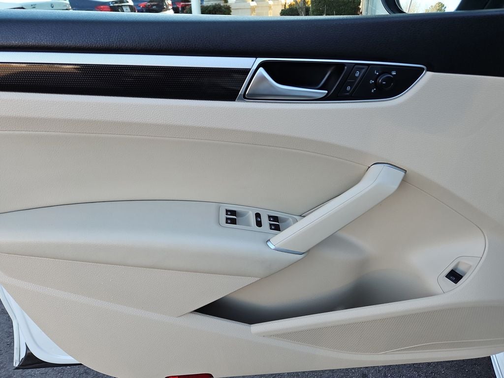 2019 Volkswagen Passat 2.0T SE R-Line