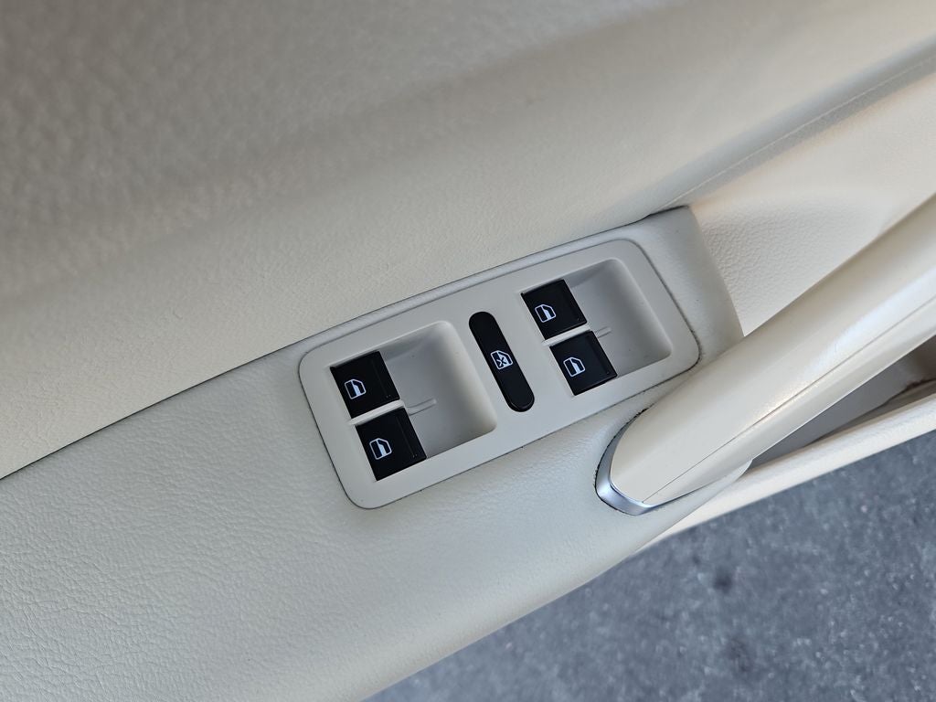 2019 Volkswagen Passat 2.0T SE R-Line