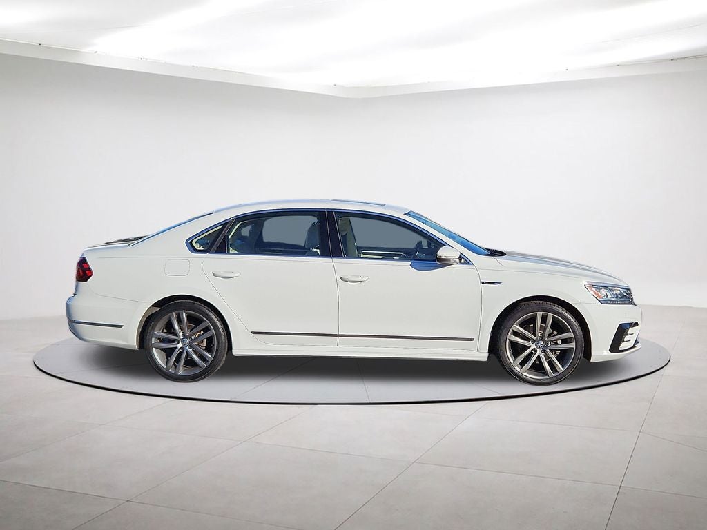 2019 Volkswagen Passat 2.0T SE R-Line