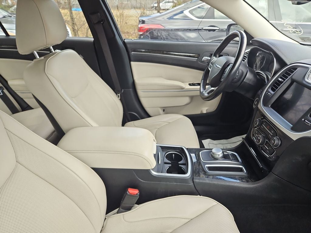 2022 Chrysler 300 Touring