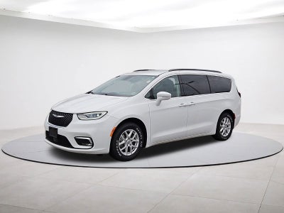 2022 Chrysler Pacifica Touring L w/ Nav