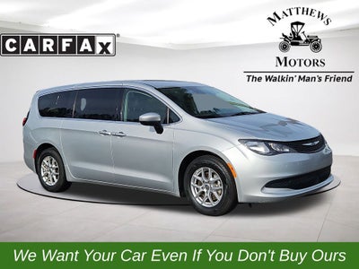 2023 Chrysler Voyager LX