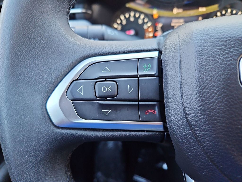 2024 Jeep Compass Latitude w/ enhanced Black Crystal Pearlcoat