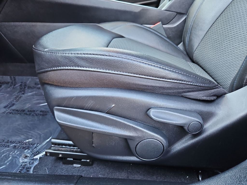 2024 Jeep Compass Latitude w/ enhanced Black Crystal Pearlcoat