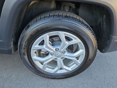 2024 Jeep Compass Latitude w/ enhanced Black Crystal Pearlcoat