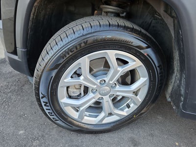 2024 Jeep Compass Latitude w/ enhanced Black Crystal Pearlcoat