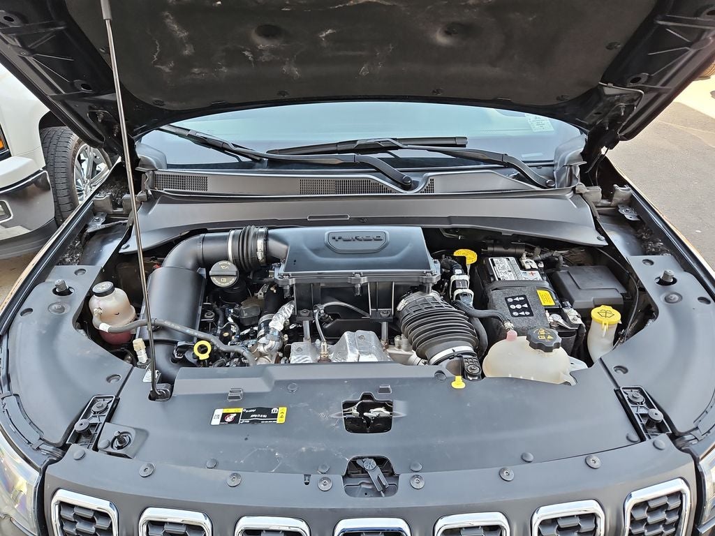 2024 Jeep Compass Latitude w/ enhanced Black Crystal Pearlcoat