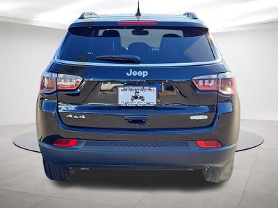 2024 Jeep Compass Latitude w/ enhanced Black Crystal Pearlcoat