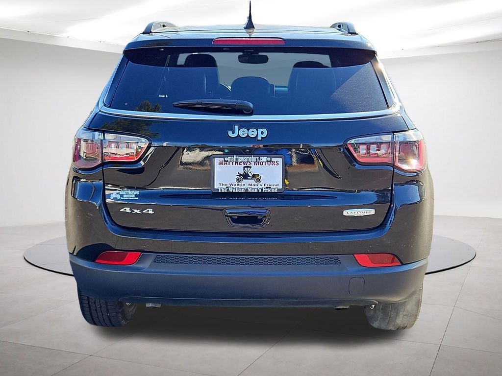 2024 Jeep Compass Latitude w/ enhanced Black Crystal Pearlcoat