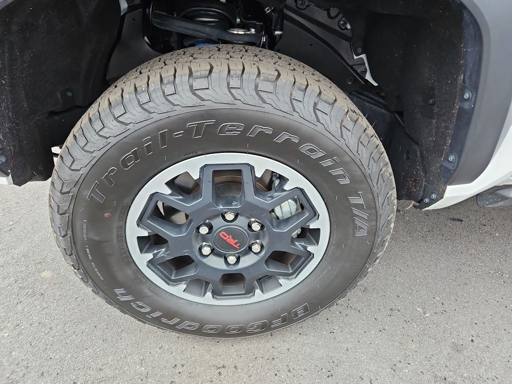 2025 Toyota Tacoma TRD Off-Road w/SUNROOF