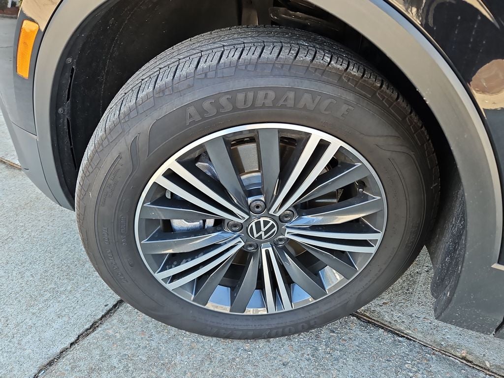2024 Volkswagen Tiguan 2.0T Wolfsburg Edition