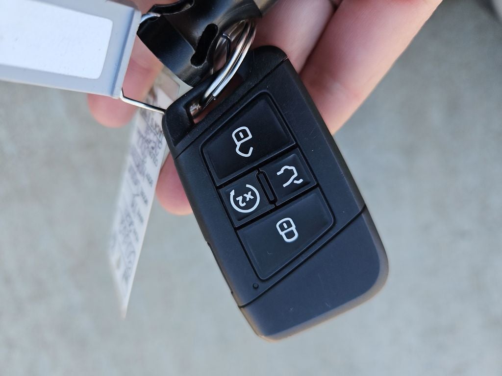 2024 Volkswagen Tiguan 2.0T Wolfsburg Edition