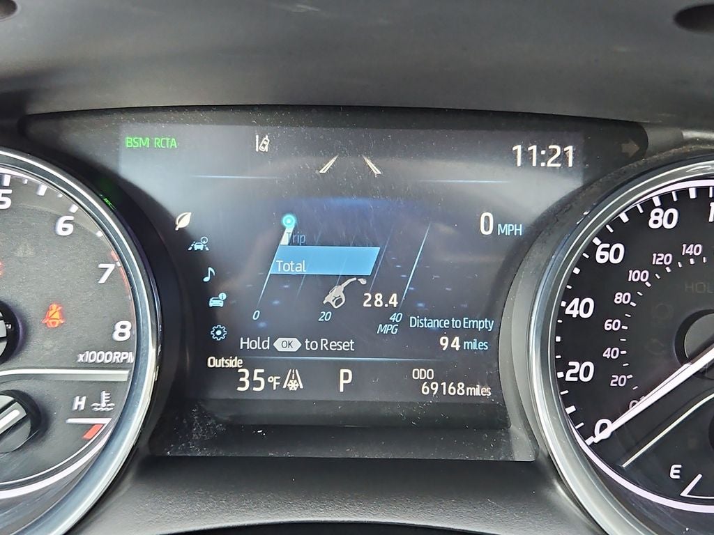 2020 Toyota Camry XLE Panoramic Sunroor