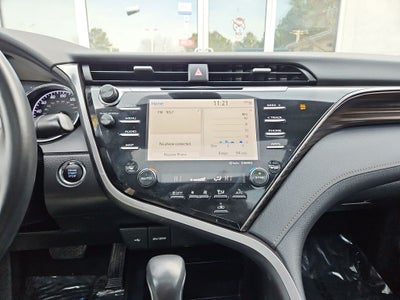 2020 Toyota Camry XLE Panoramic Sunroor