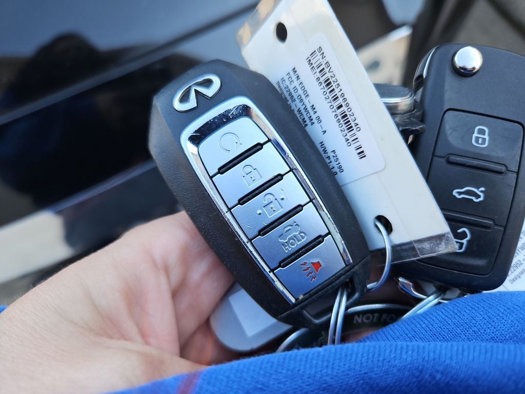 2022 INFINITI Q50 Luxury