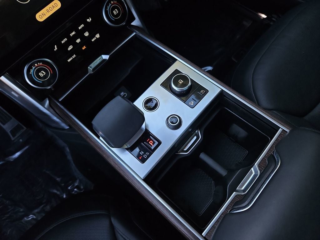 2023 Land Rover Range Rover SE LWB 7 Passenger