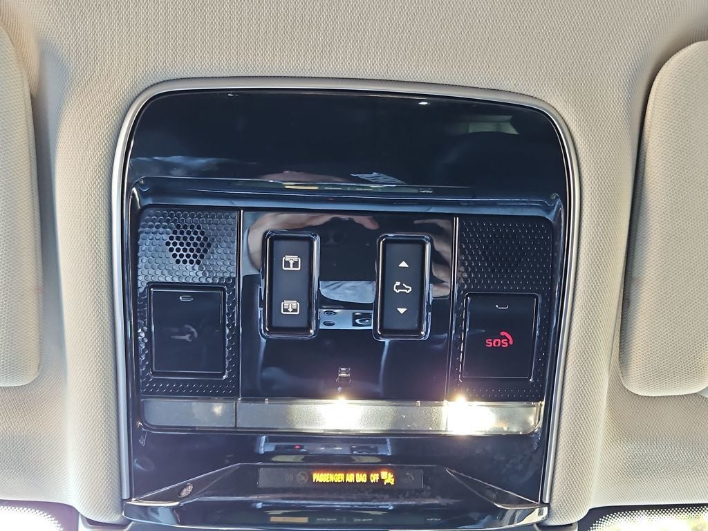 2023 Land Rover Range Rover SE LWB 7 Passenger