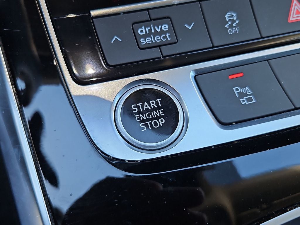 2022 Audi Q8 55 Premium quattro