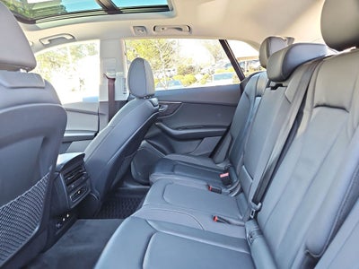 2022 Audi Q8 55 Premium quattro