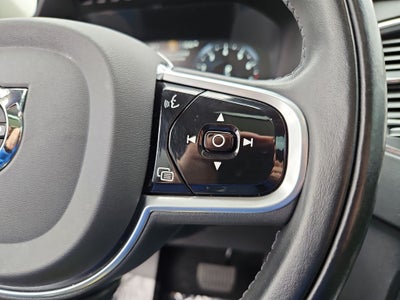2022 Volvo XC90 T5 Momentum