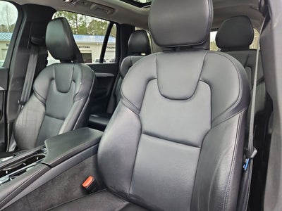 2022 Volvo XC90 T5 Momentum