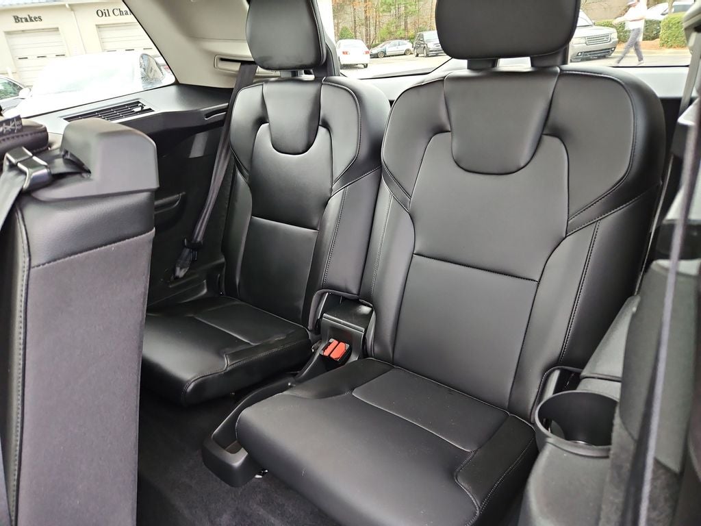 2022 Volvo XC90 T5 Momentum