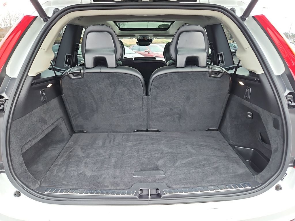 2022 Volvo XC90 T5 Momentum