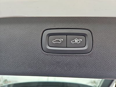 2022 Volvo XC90 T5 Momentum