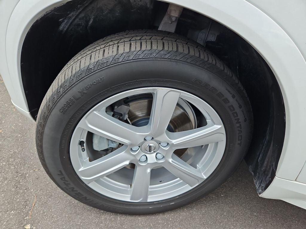 2022 Volvo XC90 T5 Momentum