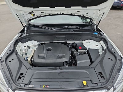 2022 Volvo XC90 T5 Momentum