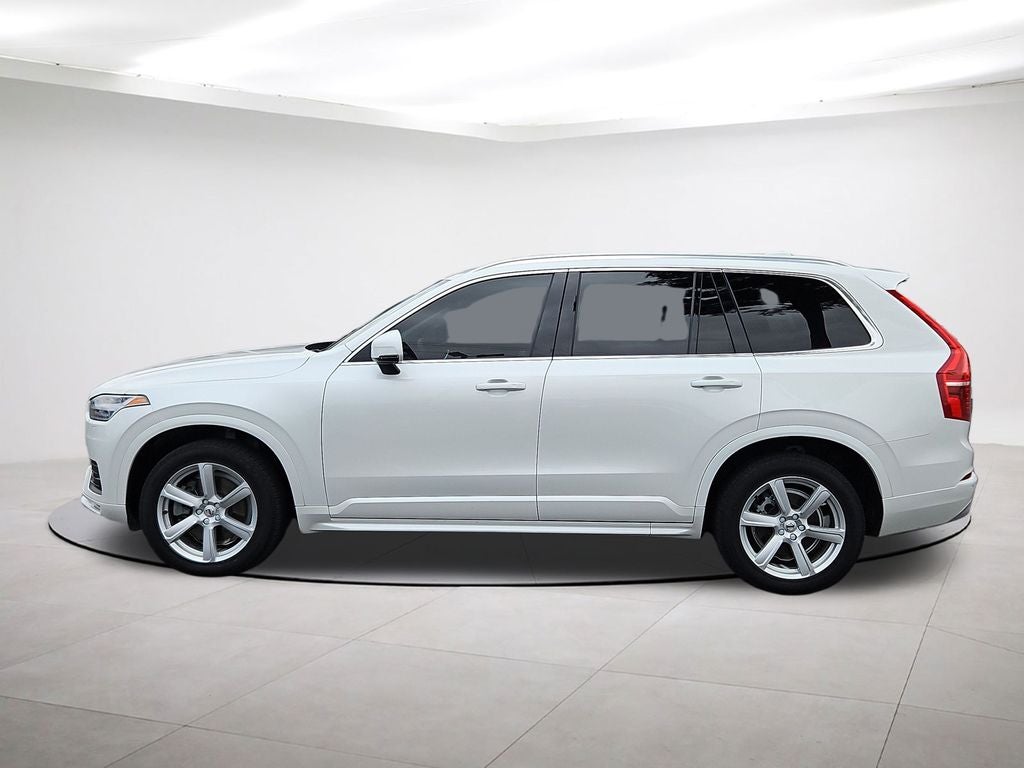 2022 Volvo XC90 T5 Momentum