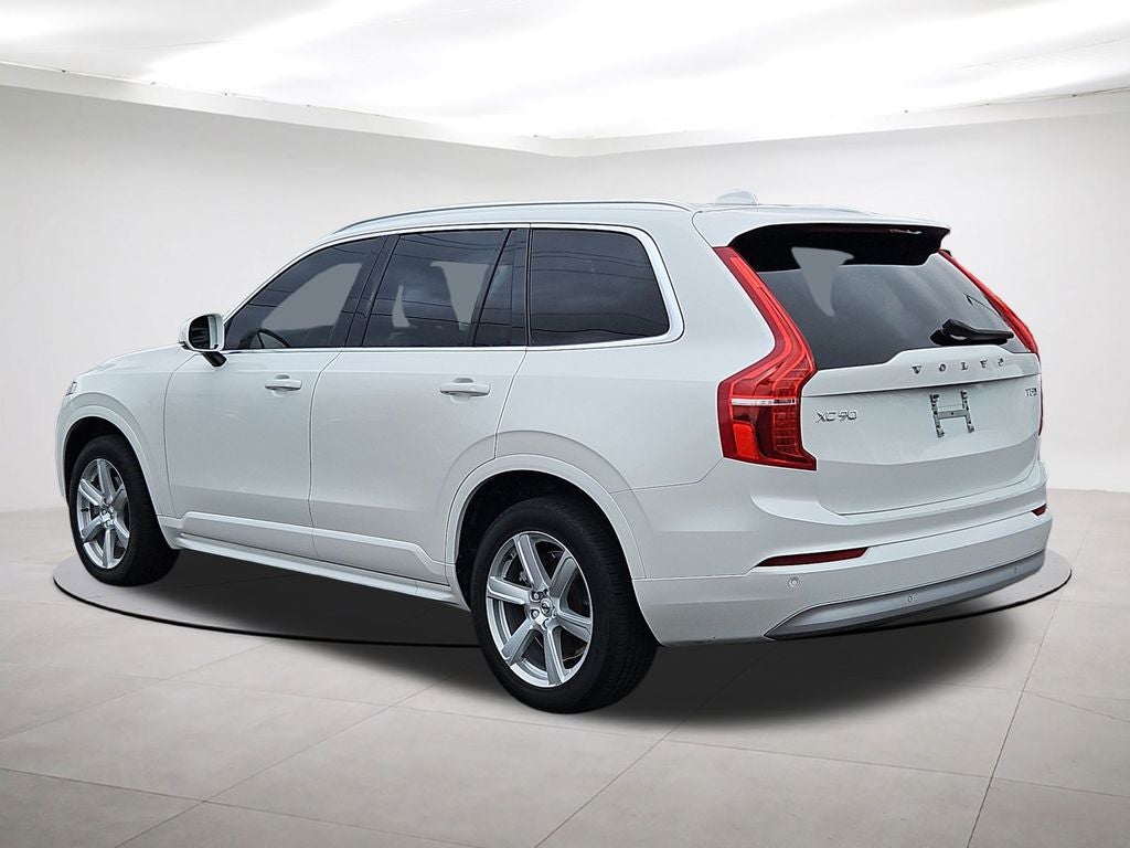 2022 Volvo XC90 T5 Momentum