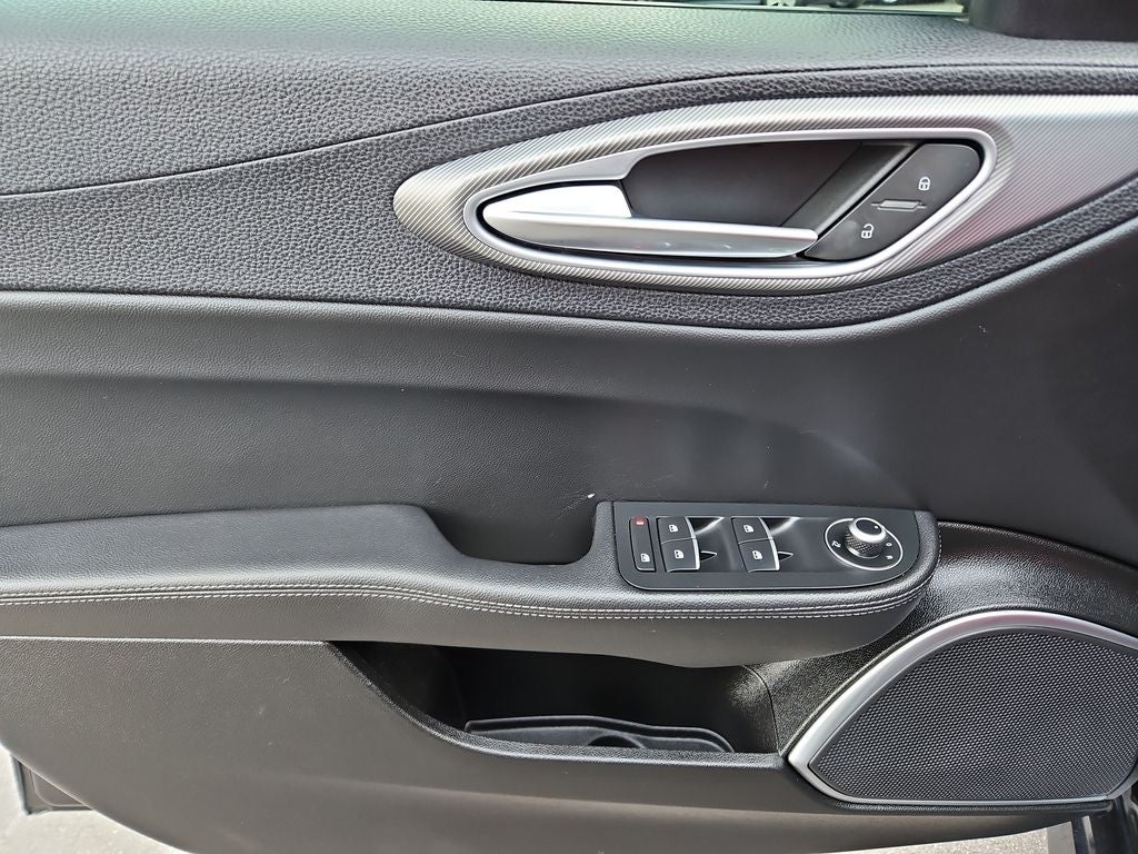 2023 Alfa Romeo Giulia Veloce w/PANO SUN ROOF 1OWNER