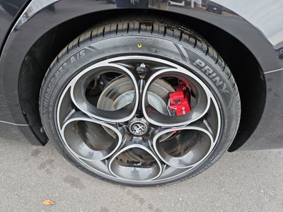 2023 Alfa Romeo Giulia Veloce w/PANO SUN ROOF 1OWNER