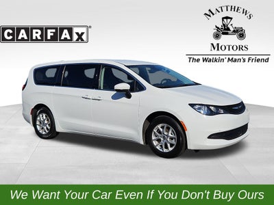 2023 Chrysler Voyager LX