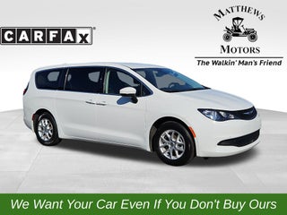 2023 Chrysler Voyager LX