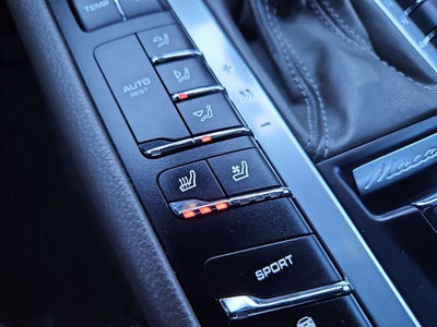 2017 Porsche Macan Base