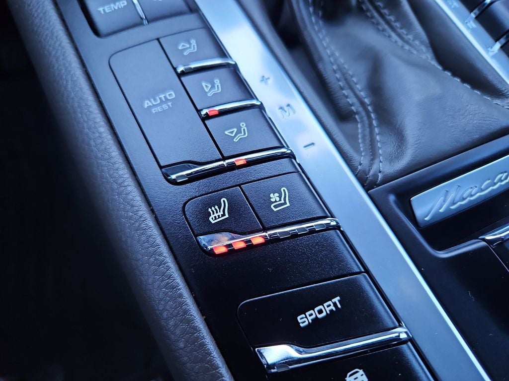 2017 Porsche Macan Base