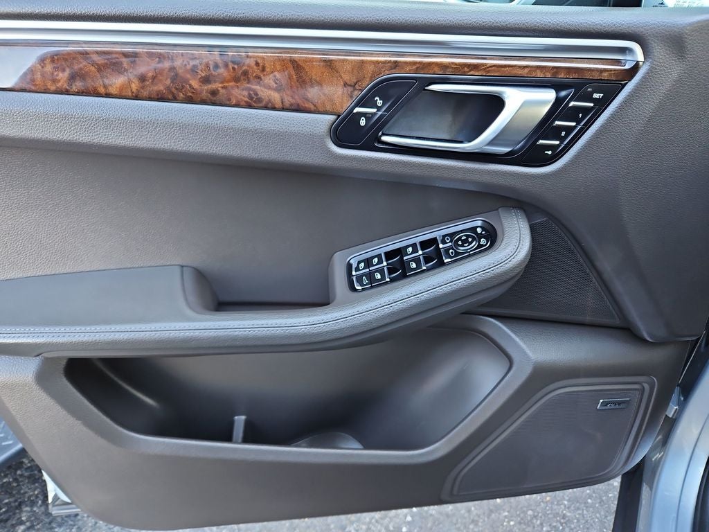 2017 Porsche Macan Base