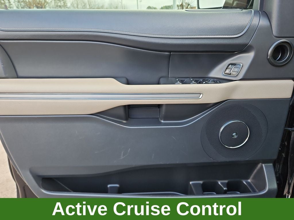 2023 Ford Expedition Limited w/ Nav, Panoramic Vista Roof & 3rd Row