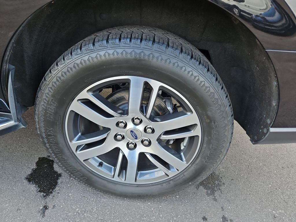 2023 Ford Expedition Limited w/ Nav, Panoramic Vista Roof & 3rd Row