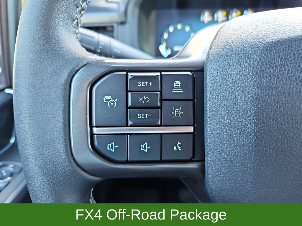 2024 Ford F-150 XLT 4WD SuperCrew FX4 5.0L w/ Black Appearance Pkg