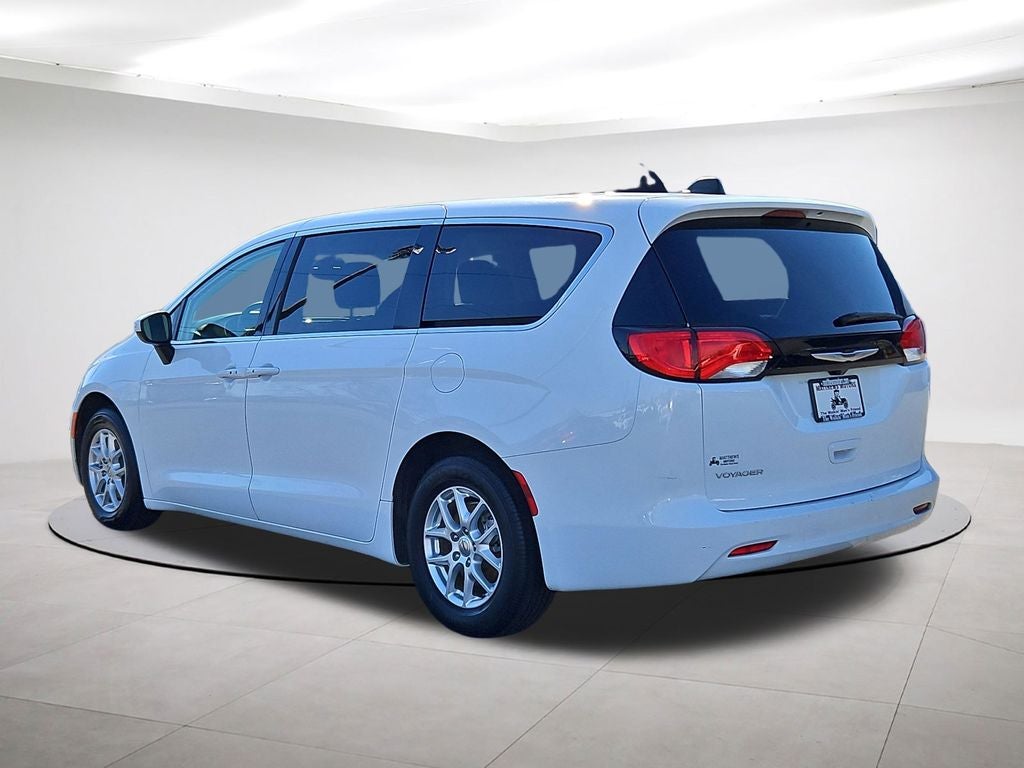 2023 Chrysler Voyager LX